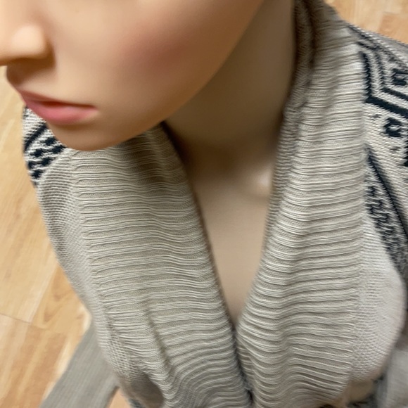 Eyeshadow Black and Tan size L unique sweater. Been 💕 before - Picture 9 of 12